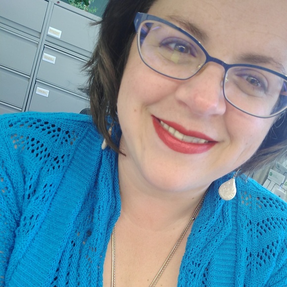 Meet your Posher, Andria - Picture 2 of 2